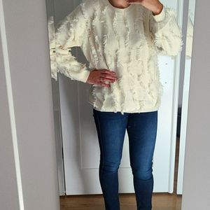 New round neck tassle ivory sweater